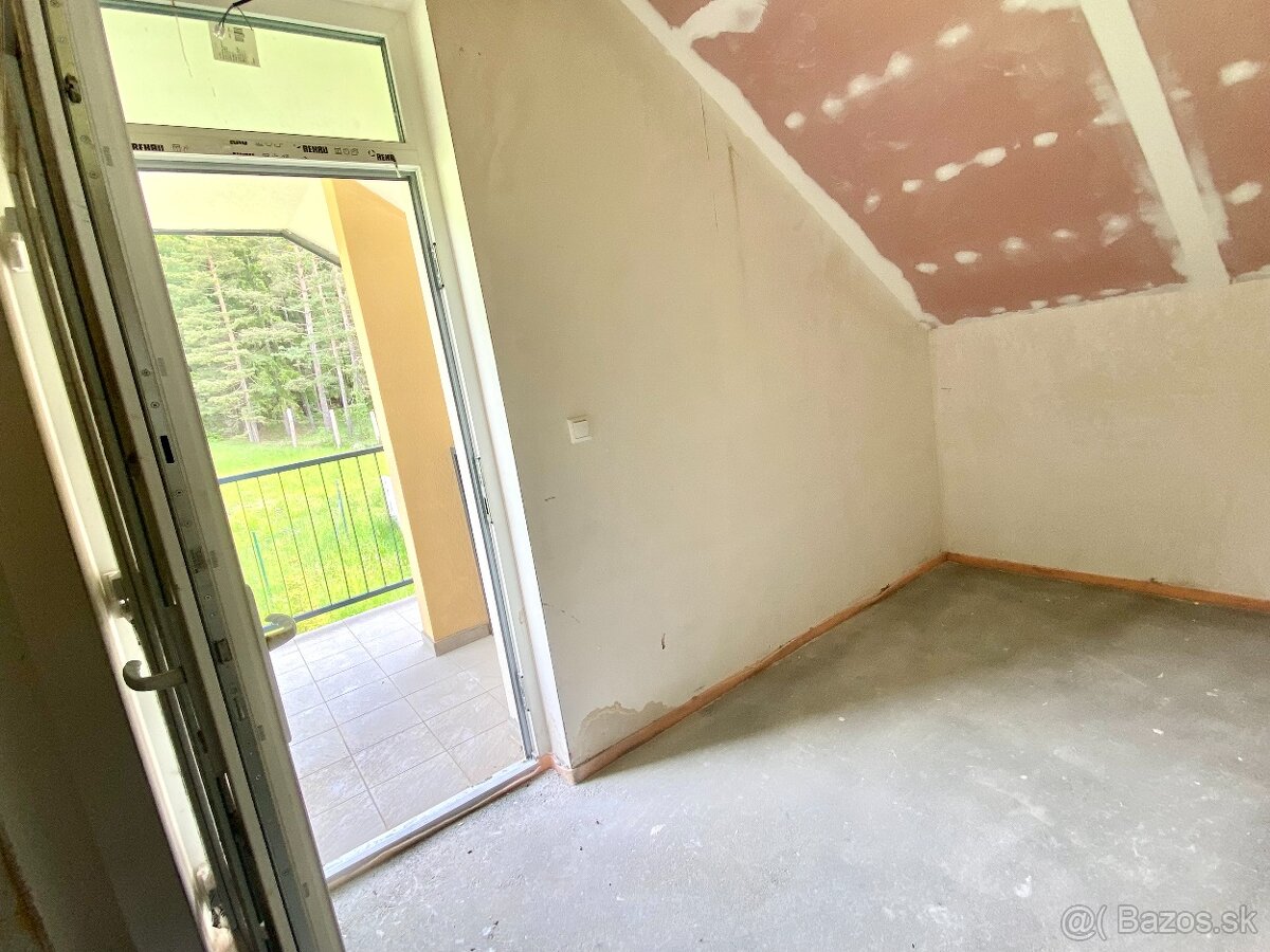 2-izb. byt a 2 parkovacie miesta NA PREDAJ - Lipt. Hrádok - 2