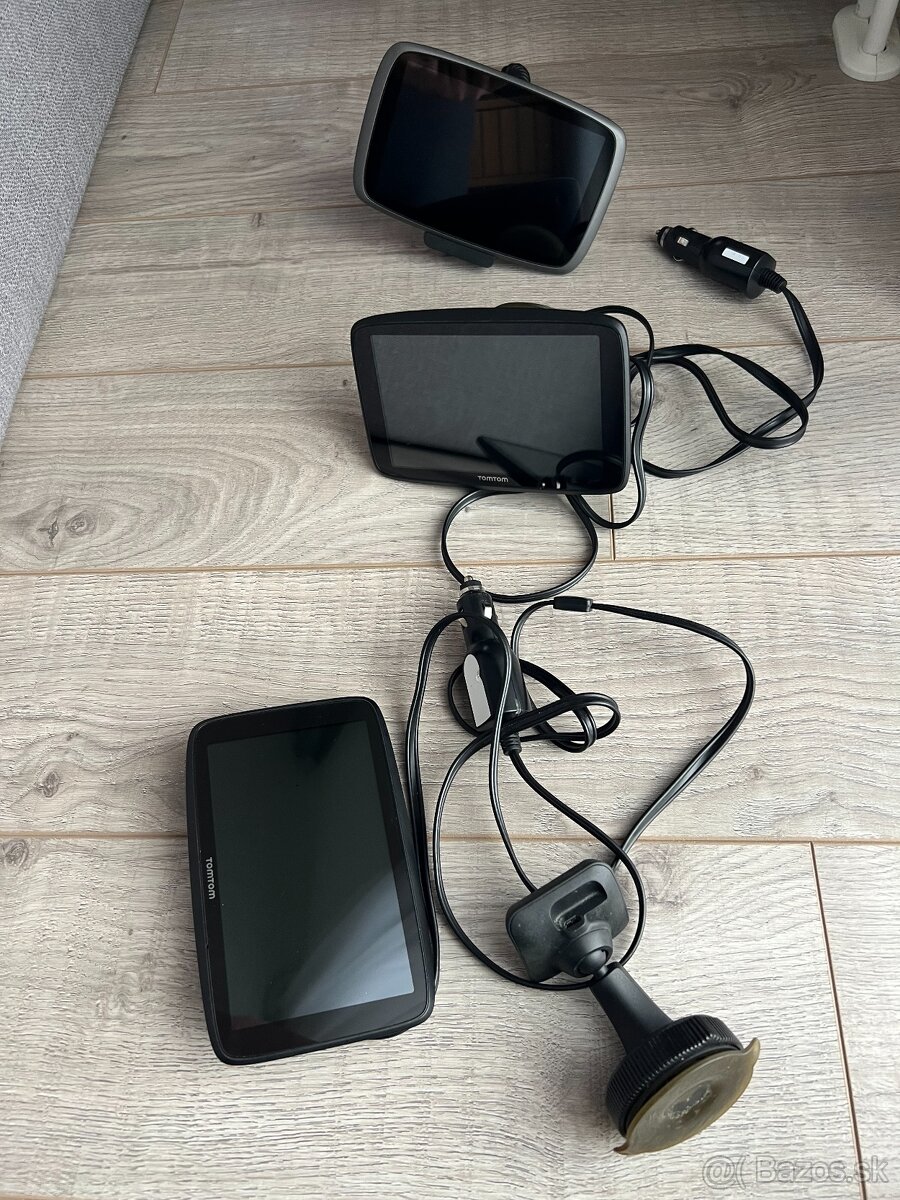 Predam 3x navigaciu TomTom - 2