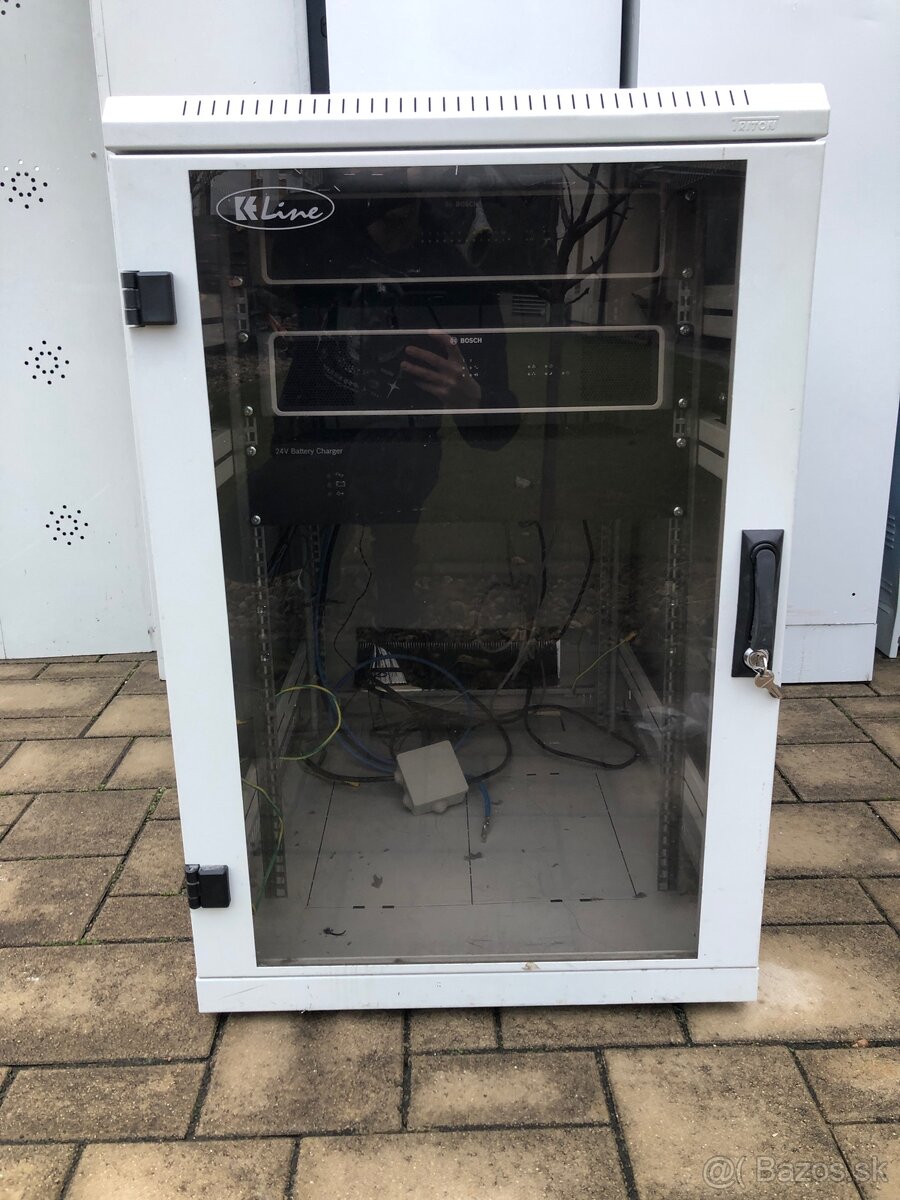 Rack KE-line 90x80x60cm rozvádzač 18U 19” - 2