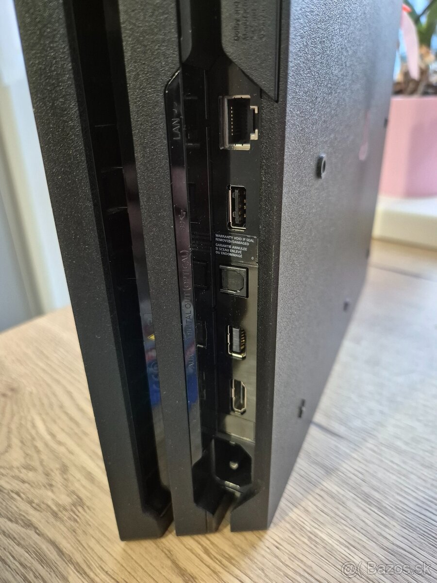 Playstation 4 Pro - 2