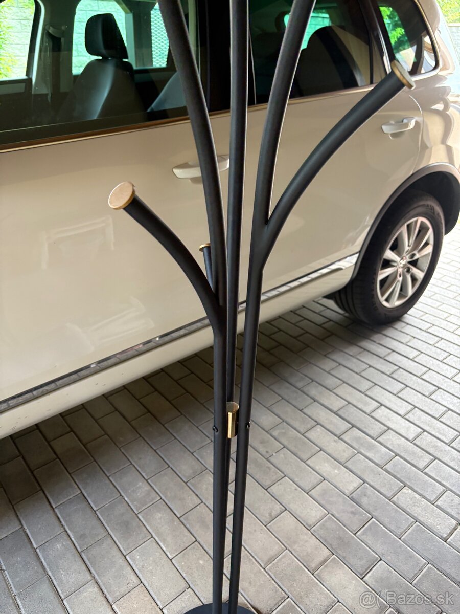 Kare design vešiak - 2