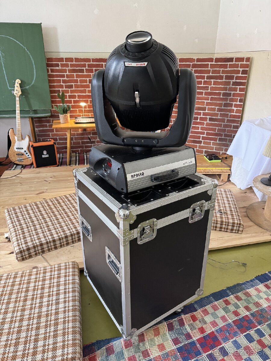 Predám 2x otočnú hlavu Apollo AP-V2460 (SPOT) + 2x rack - 2