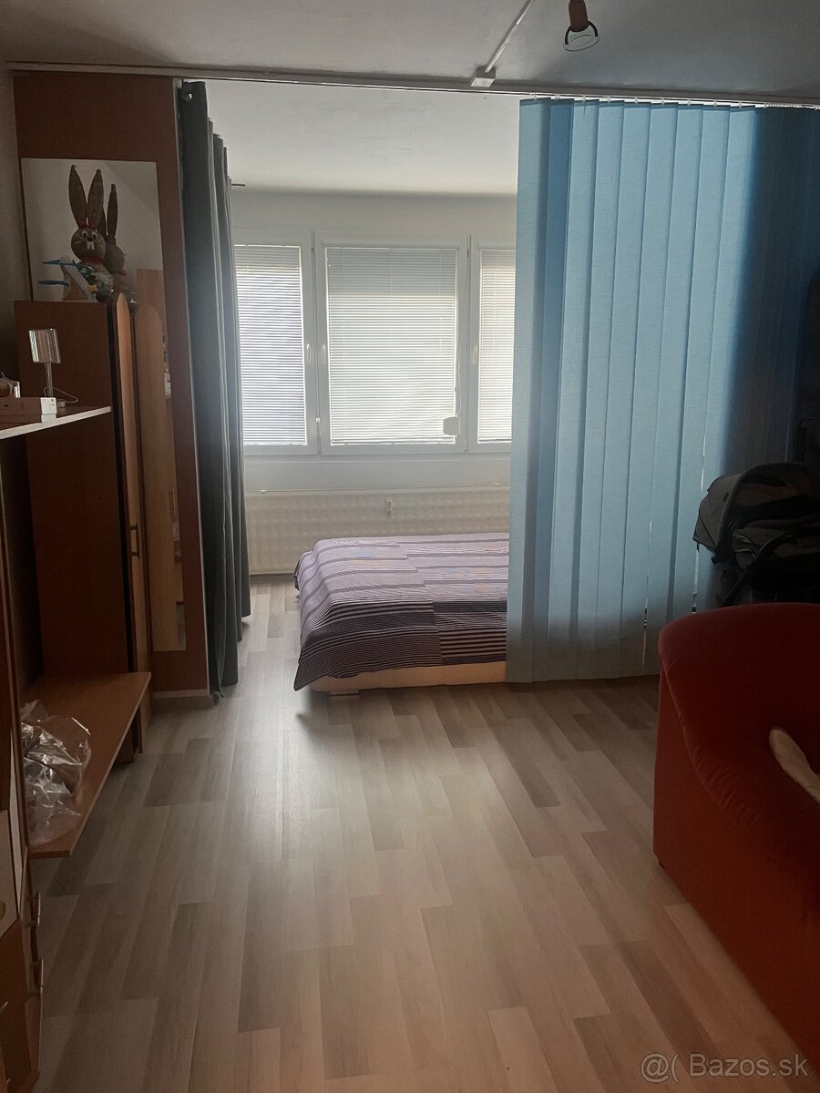 Predám 2-izbový byt v Štúrove - 2