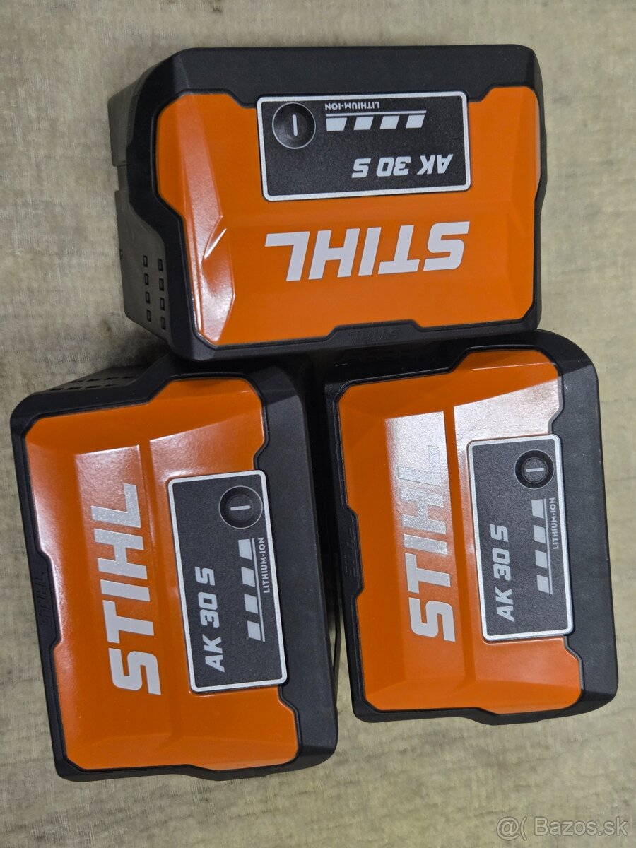 Stihl baterie AK 30 S original zaruka dva roky - 2