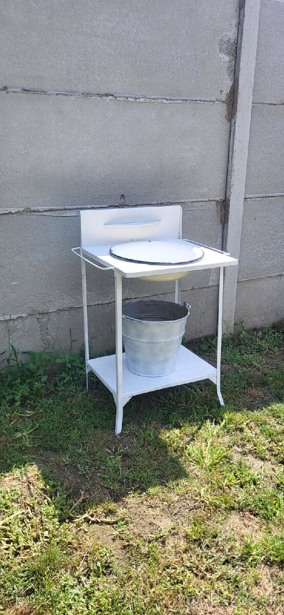 Starožitný kovový umývací stolík - 2