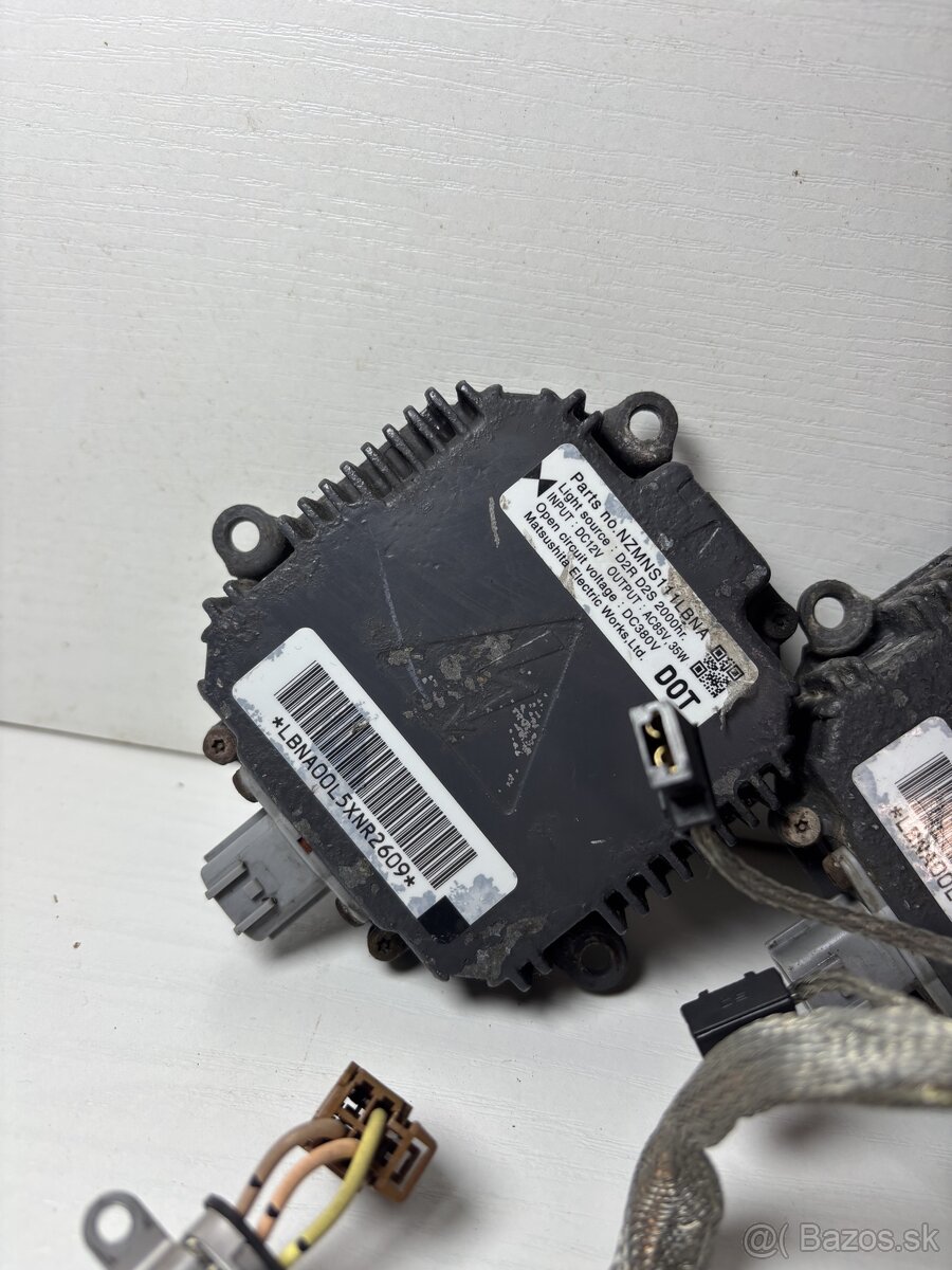 Riadiaca jednotka a štartér xenónov Nissan Pathfinder - 2