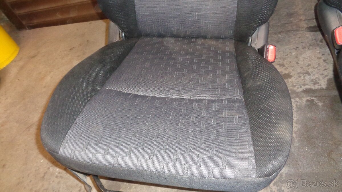 Suzuki Jimny predné sedačky - 2