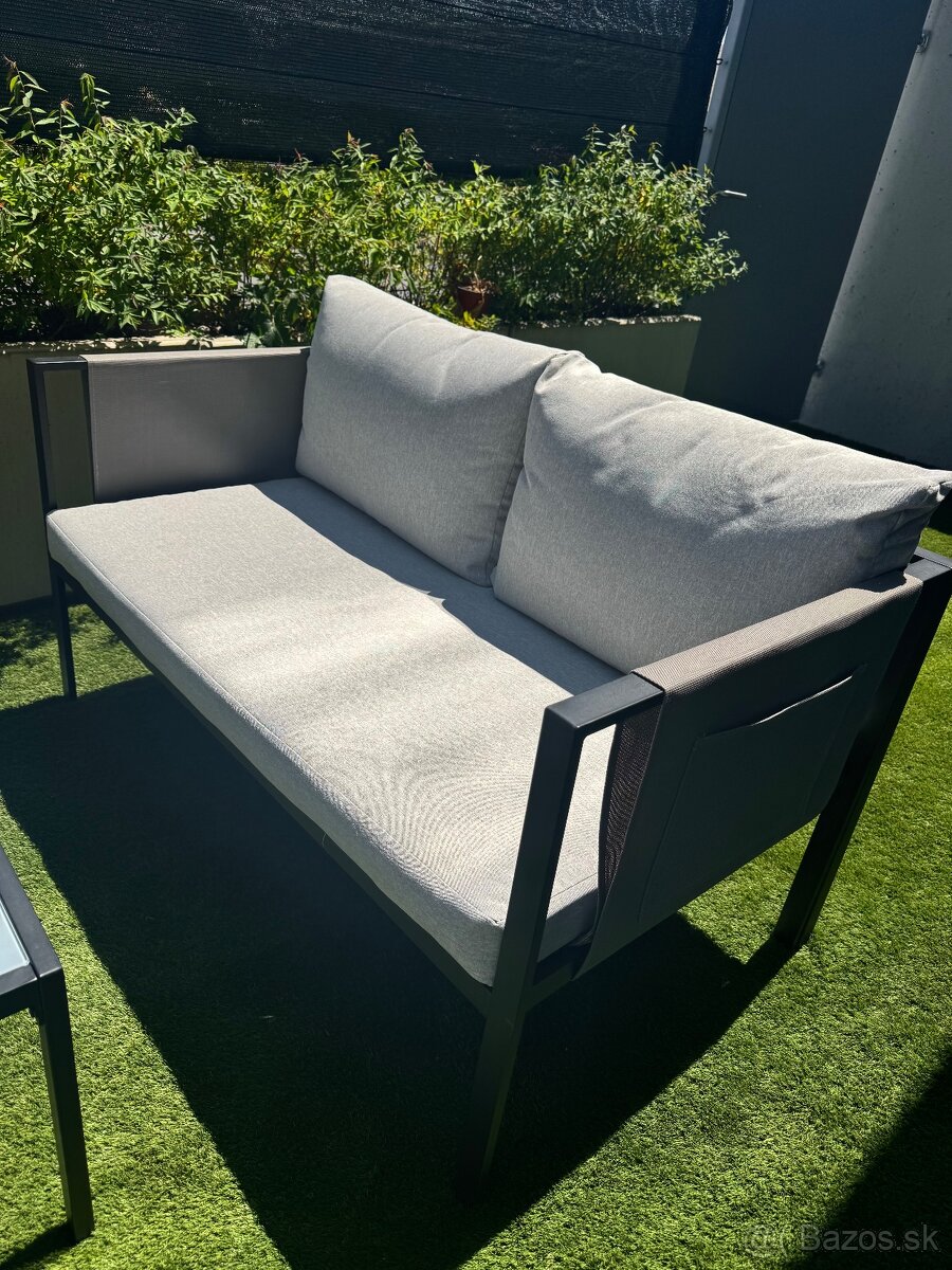 Zahradné sedenie - 2