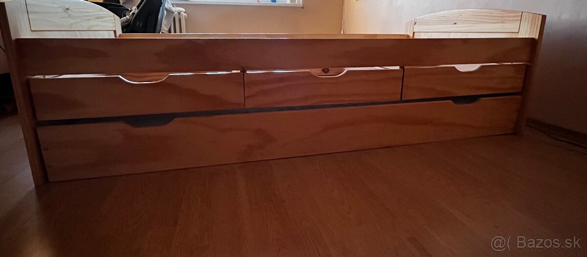 Posteľ s madracom - 2