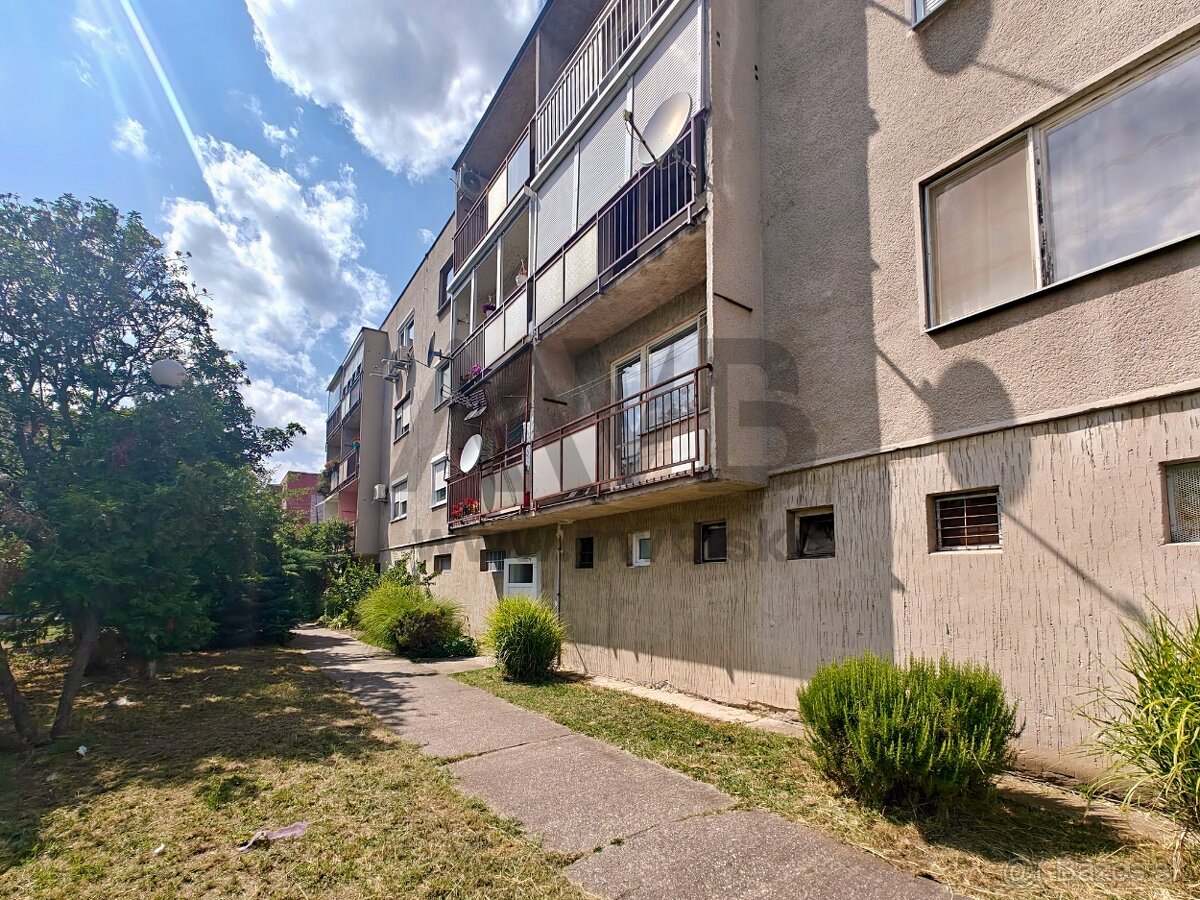 3-IZBOVÝ TEHLOVÝ BYT | VLASTNÁ GARÁŽ | TOP LOKALITA KOMÁRNO - 2