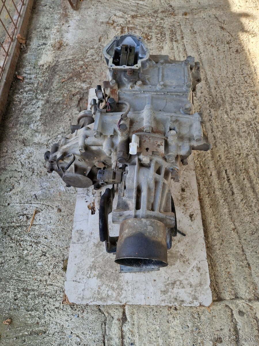 predná kapota , rozvodovka Mitsubishi Pajero Sport - 2