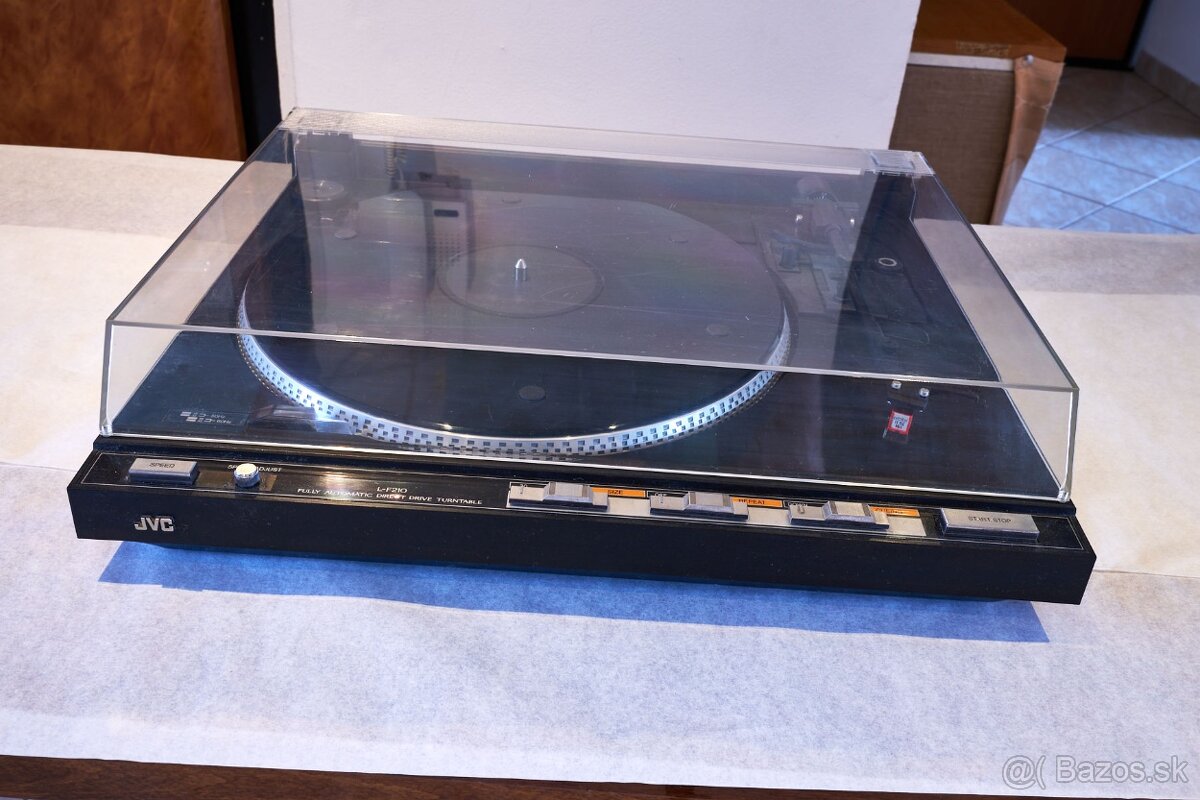 Predám hifi vežu JVC a reproduktory - 2