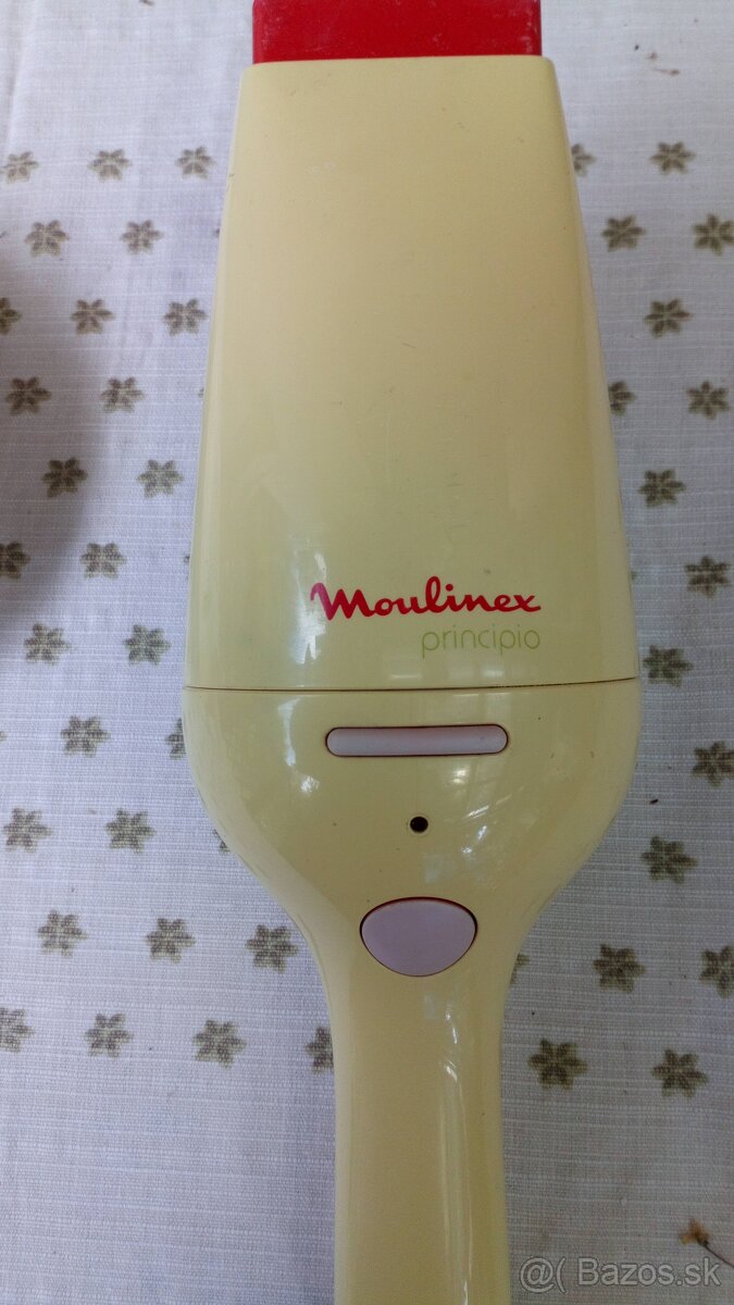 RUČNÝ VYSAVAČ - 2