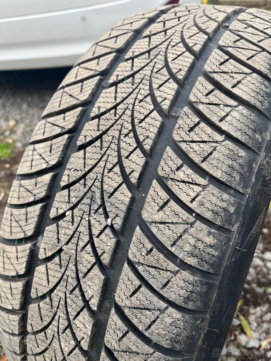 Predám nové zimné pneumatiky 215/55 r17 - 2