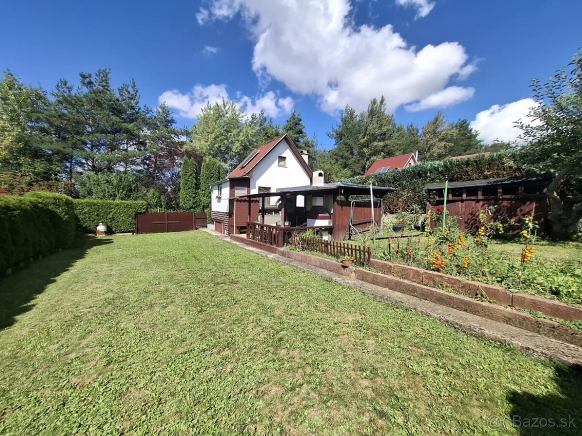 NA PREDAJ - murovaná chatka so záhradou - PRIEVIDZA - 2