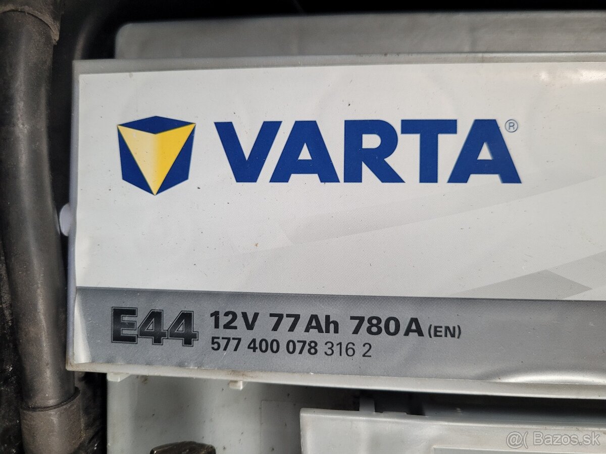 Autobatéria Varta E44 12V 77Ah 780A - 2