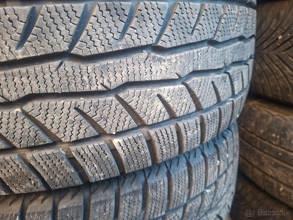 235/60R16 Goodride zimné - 2