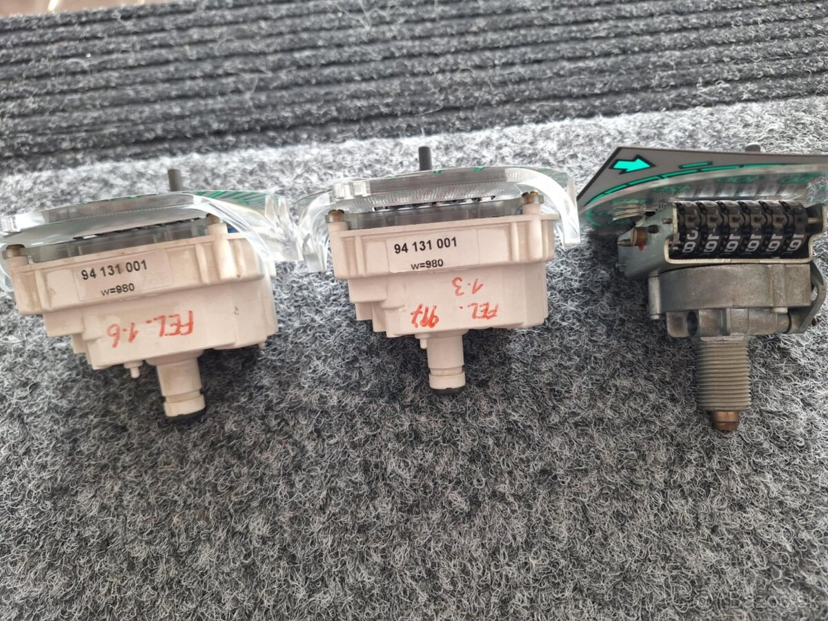 budíky Favorit, Felicia - 2