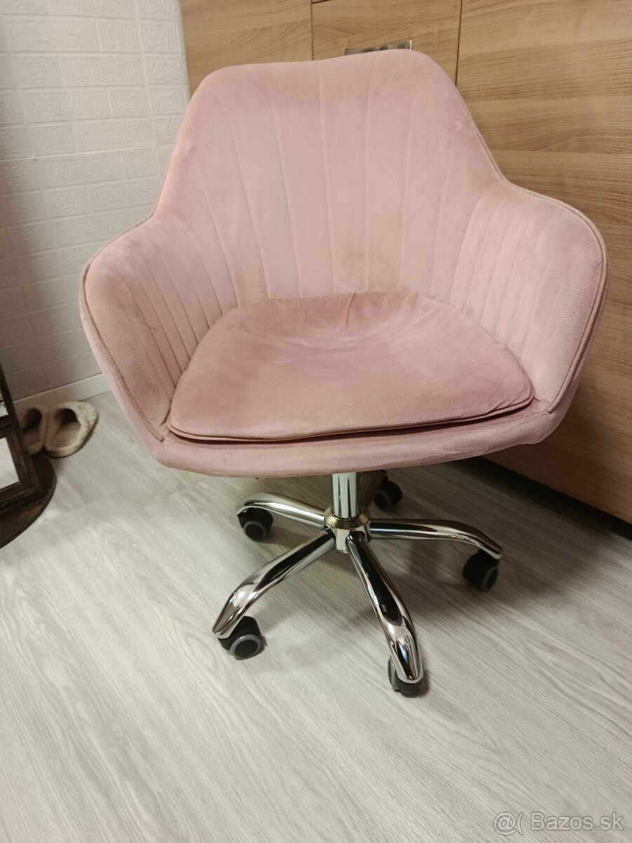 Otočné kreslo - 2