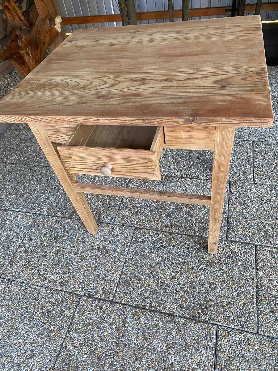 Starožitny drevený stôl - 2