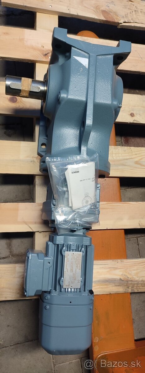 Motor s prevodovkou sew KF47 - 2