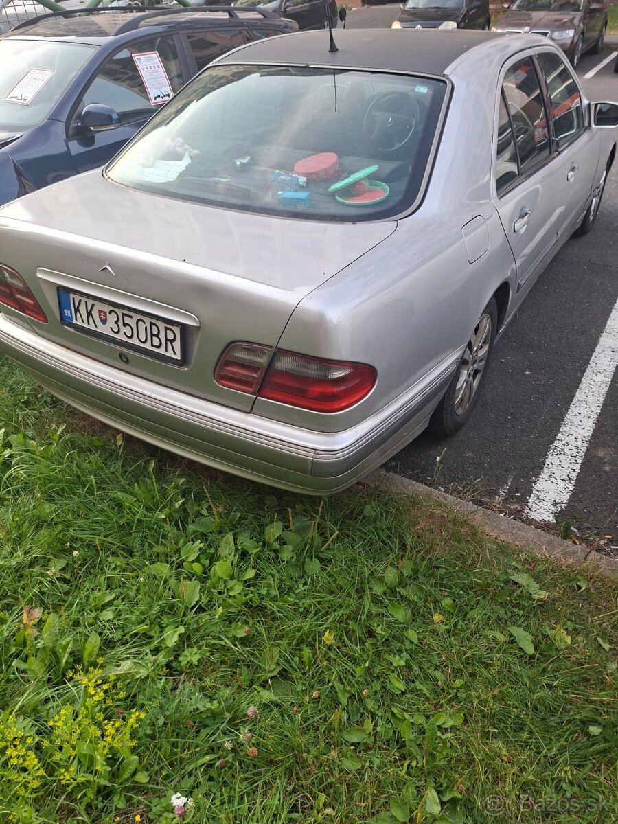 Mercedes Benz E 220 - 2