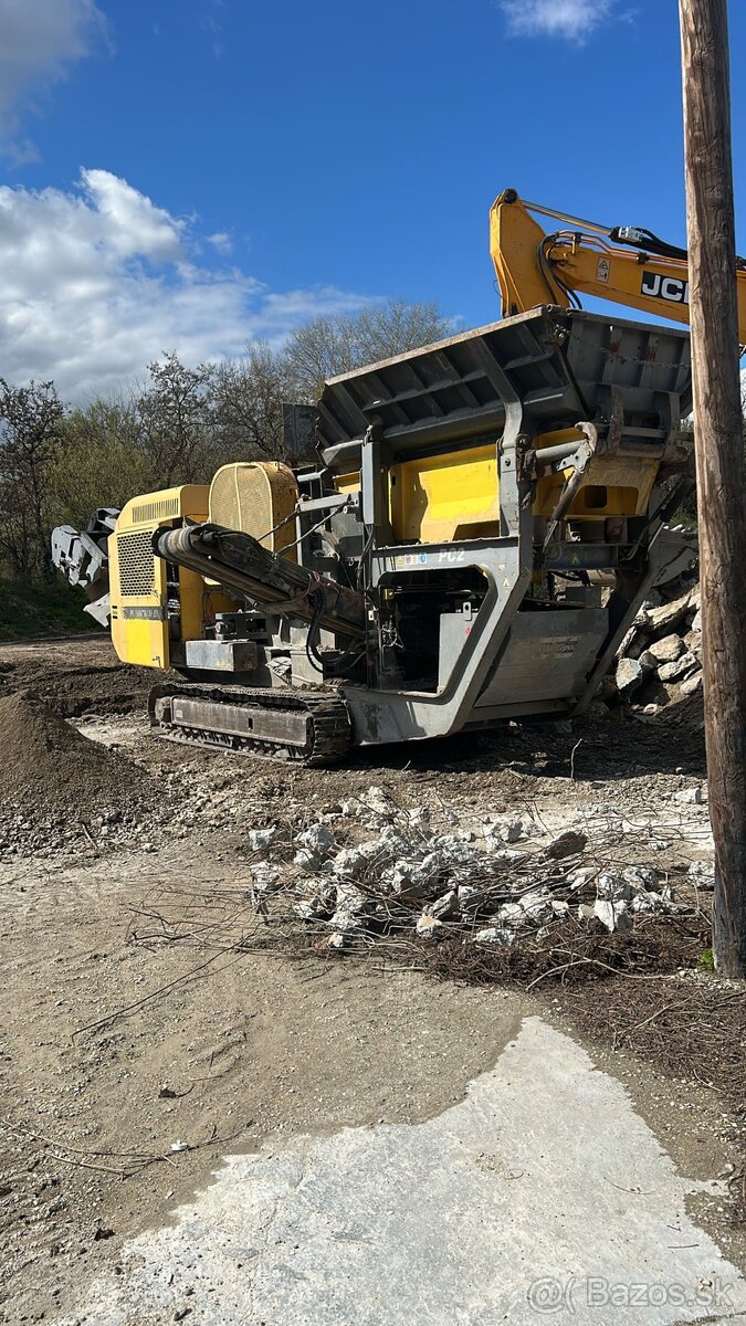 Predám mobilnú drvičku , drtička betónu. - 2