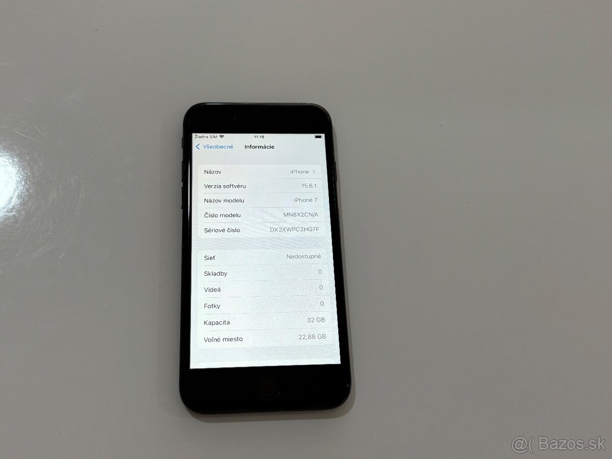 iPhone 7 32GB Black velmi dobry stav - 2