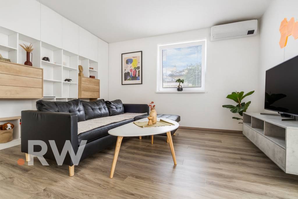 Rezervované Moderný 3-izbový rodinný dom v Slovenskom Grobe - 2