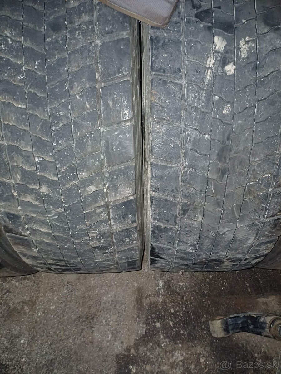 KUMHO 315/70r22,5 - 4KUSY - 2