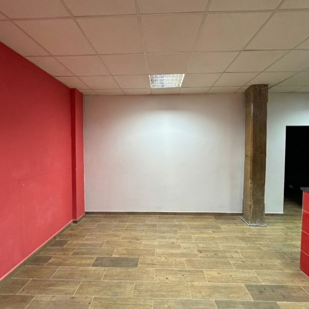 Komerčný priestor na prevádzku v centre mesta Levice - 2