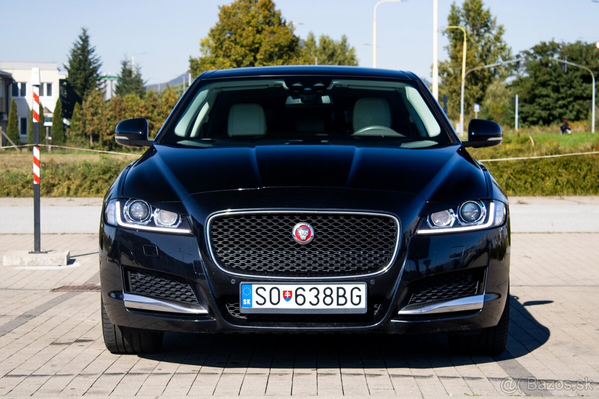 Jaguar XF 2.0D R-Sport (2016) - 2
