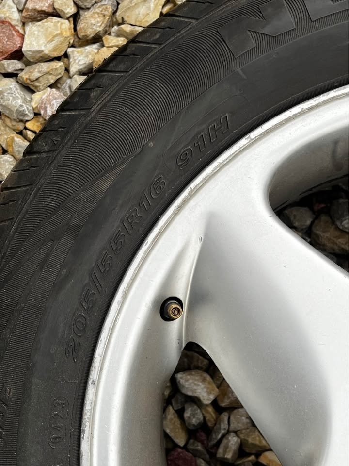 Volvo Columba 5x108 + letné pneu - 2