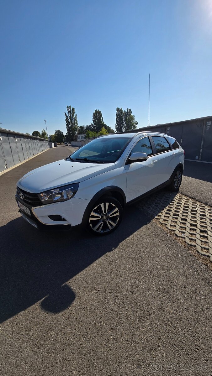Predam Lada Vesta SW Cross 1.6 75 kw - 2