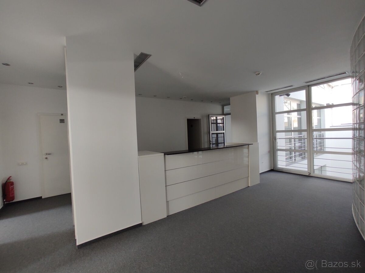 Svetlý kancelársky celok, 330m2, Hurbanovo Námestie/Obchodná - 2
