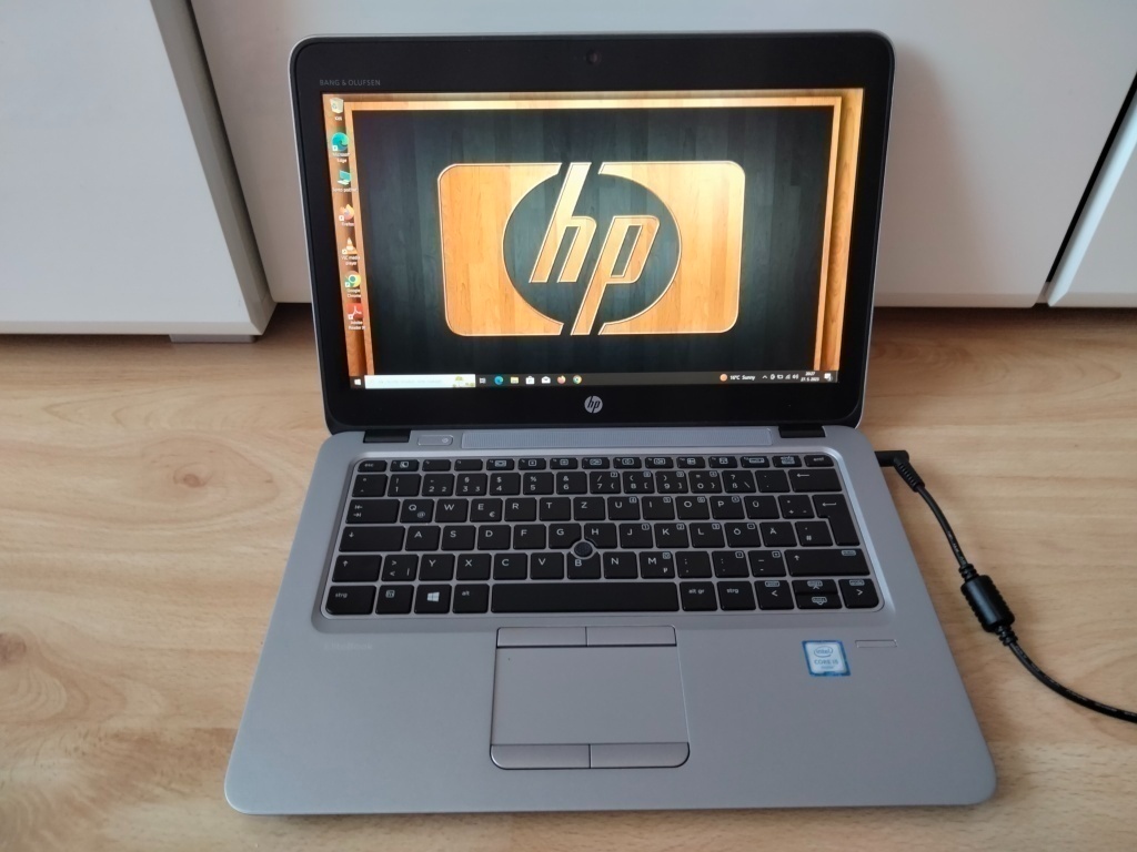 predám 12" HP elitebook 820 g3/ Intel core i5 /8gb ram /ssd - 2