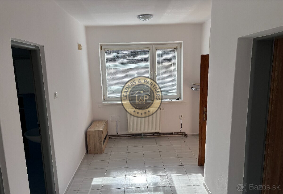 Na predaj rodinný dom s pozemkom v Seredi Topoľová ulica - 2