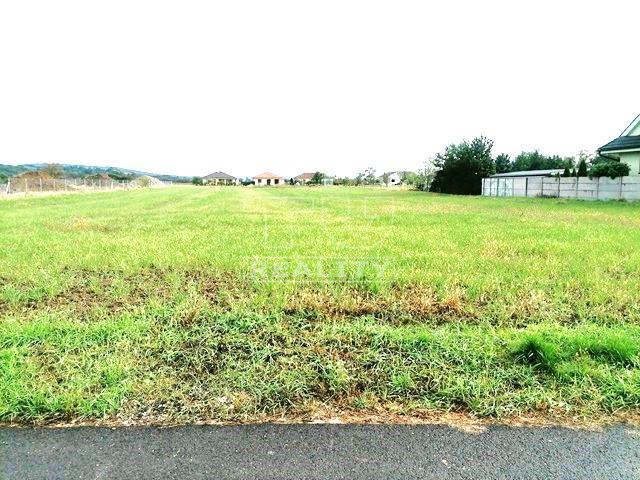 NA PREDAJ STAVEBNÝ POZEMOK V SLÁVNICI S VÝMEROU 3112 M2 - 2