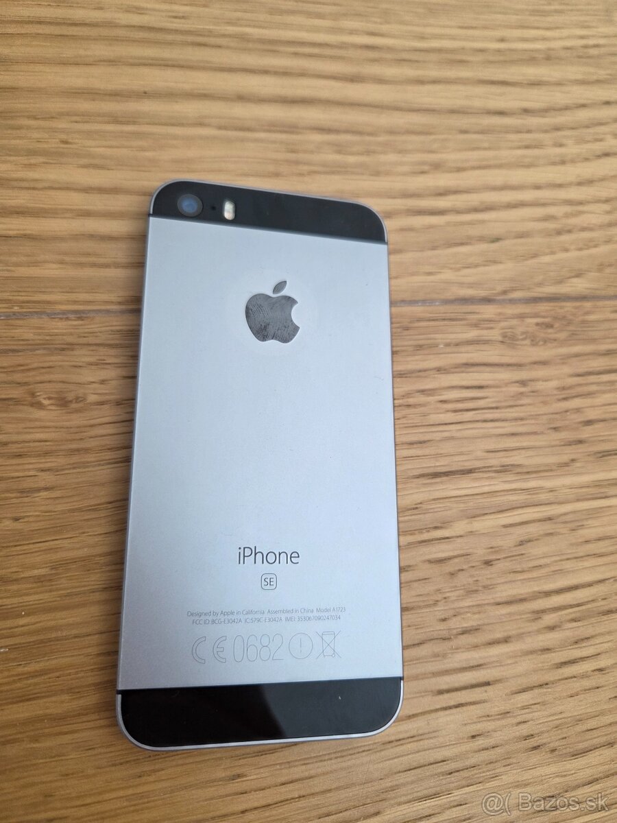 Apple iPhone SE. Blokovaný - 2