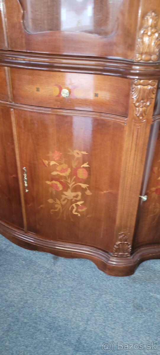 Talianska štýlova vitrina - 2