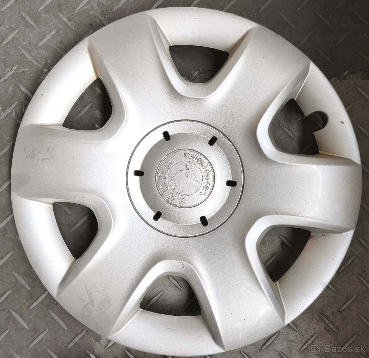 Puklice 5j0601147c Fabia 2 15" - 2