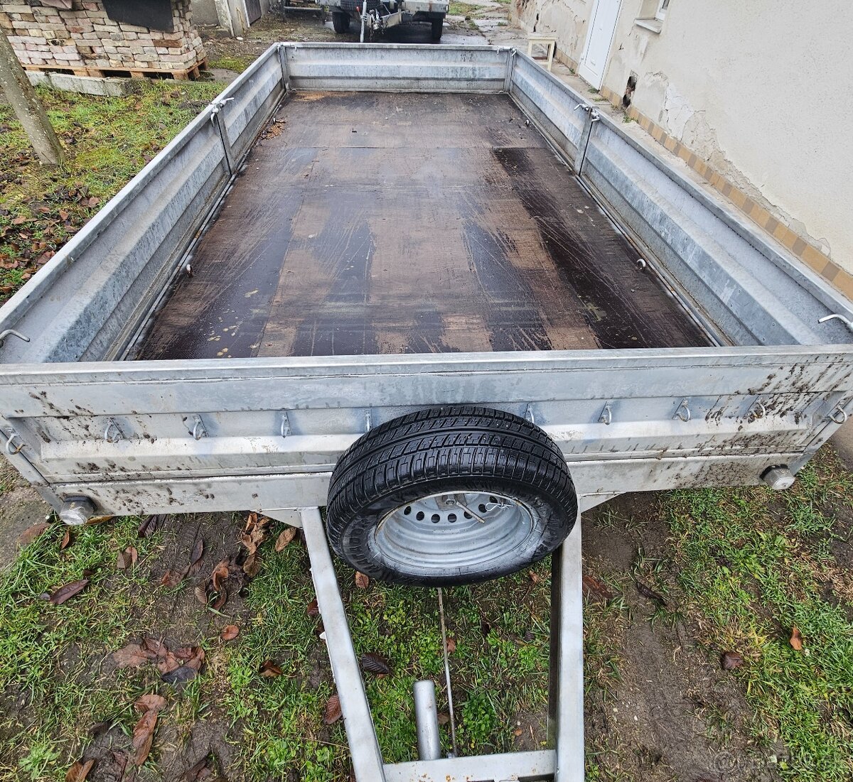 Prívesný vozík na prenájom - 2