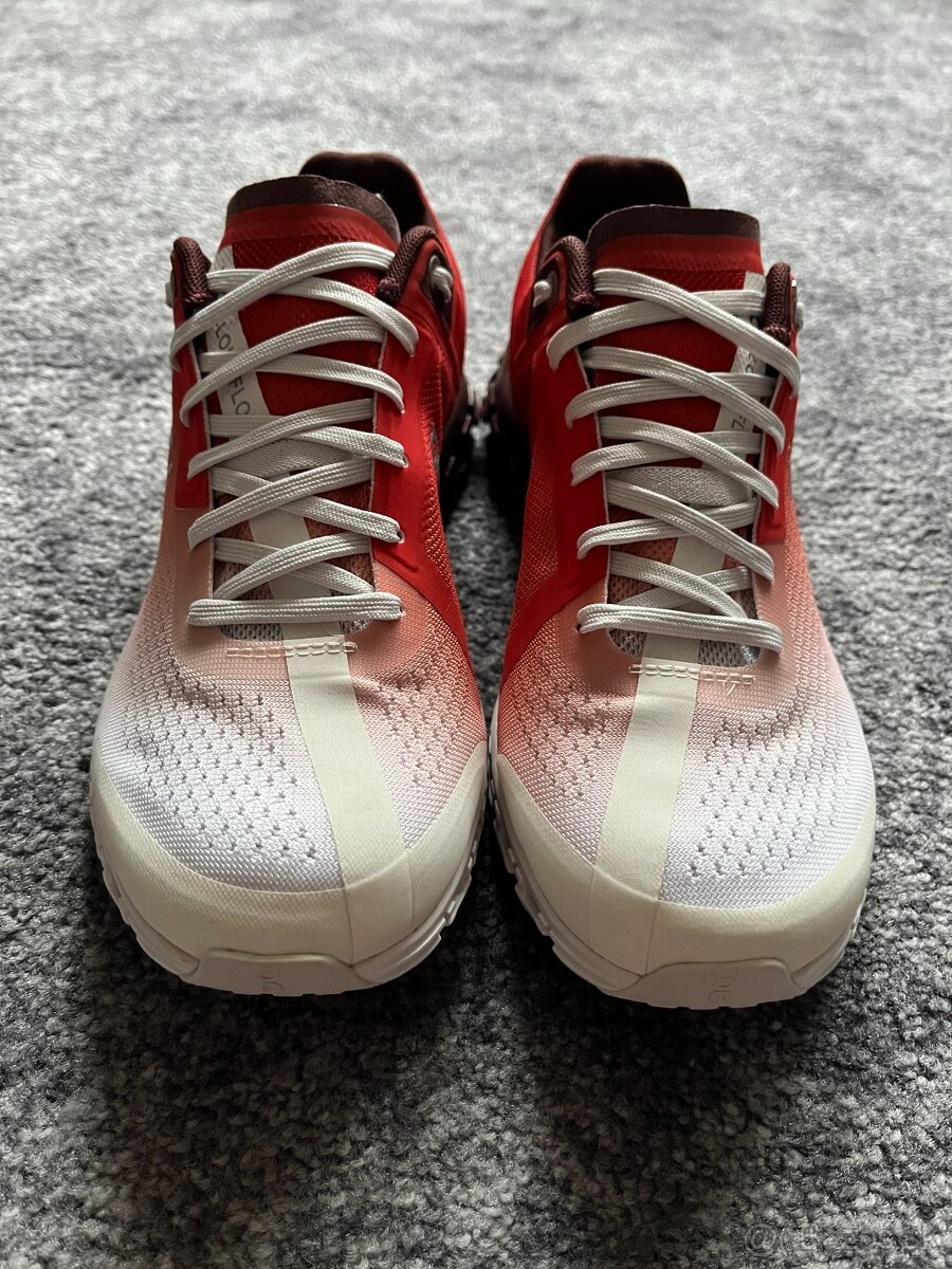 On Running, model Cloudflow, velikost 37 - 2