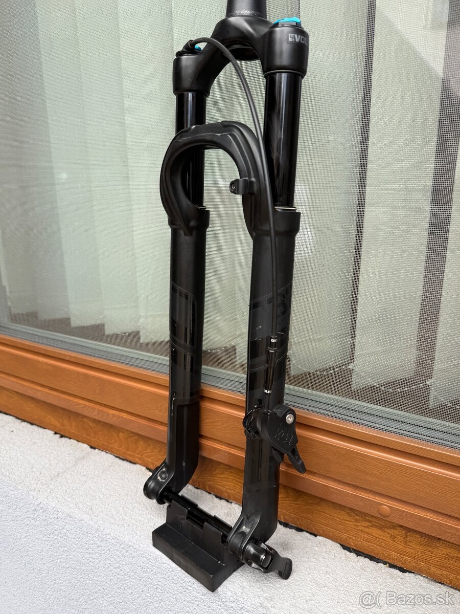 Vidlica FOX 32 100mm + remote lockout - 2