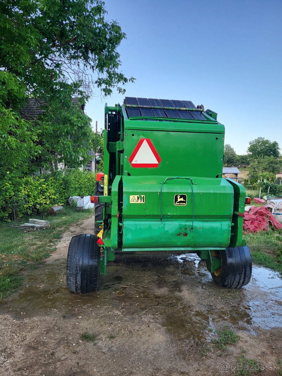 Balikovač john deer 590C - 2