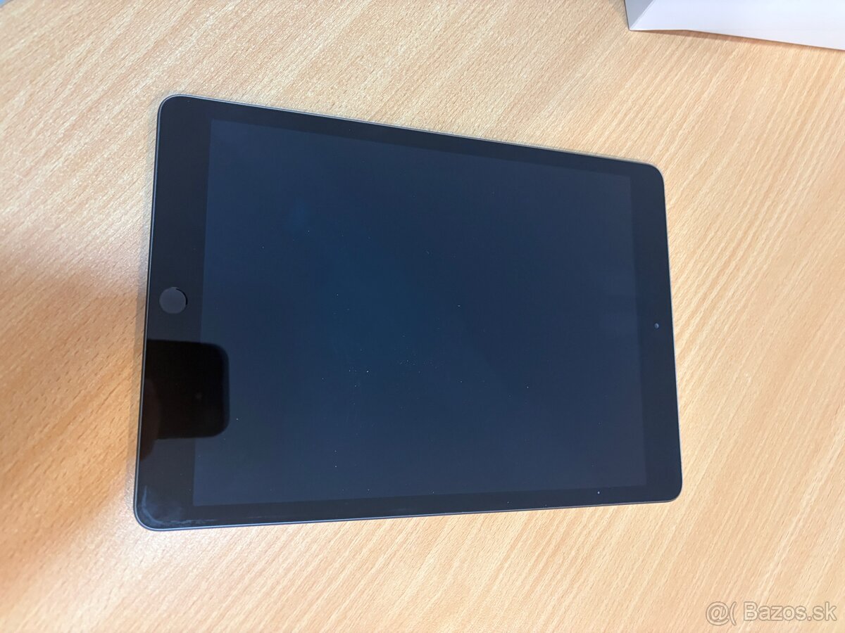 Apple iPad 8. generácie 10,2” – 32 GB, Space Gray - 2