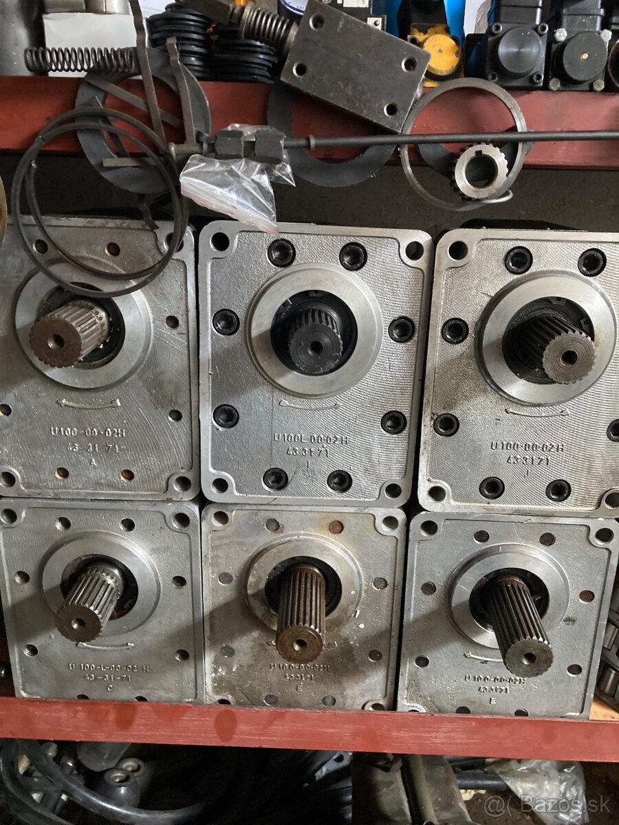 Nové hydraulcké čerpadla UNK320 - 2