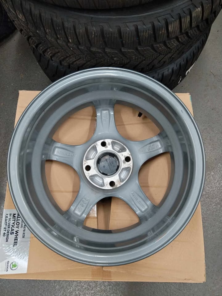 Alu FORD R 15. - 2