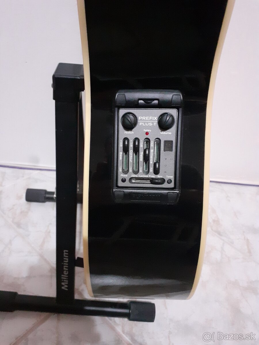 Basgitara Warwick. - 2