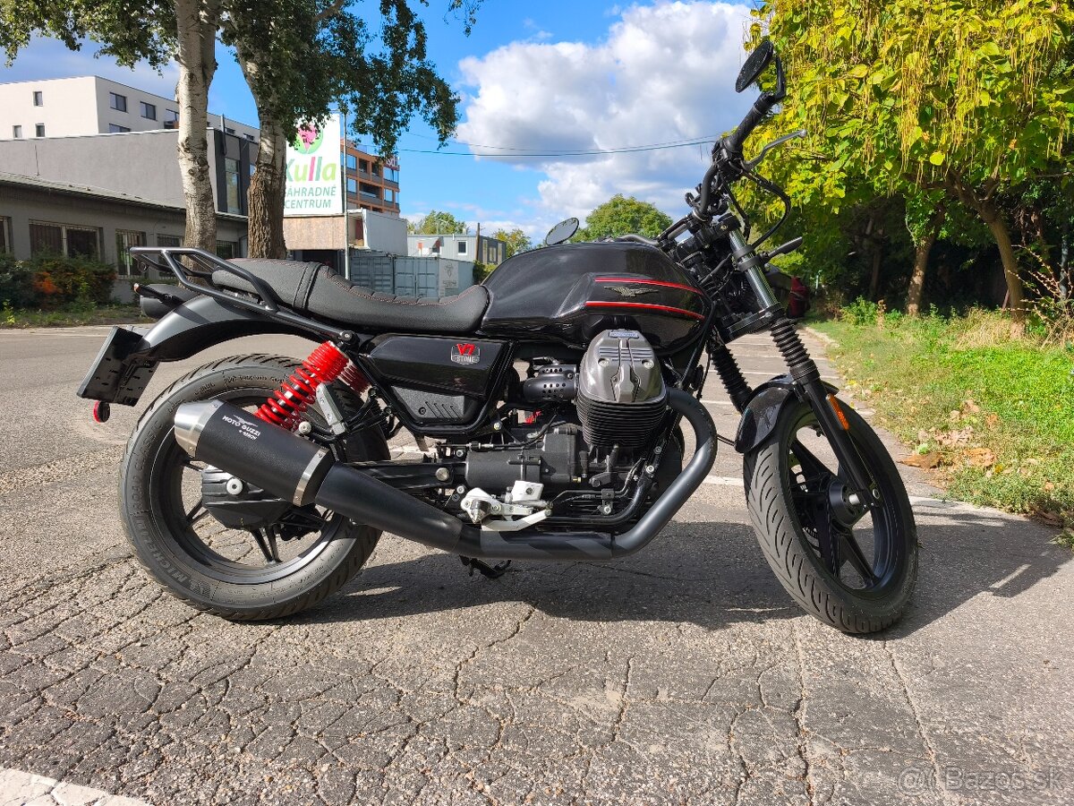 Moto Guzzi V7 Stone special edition - 2